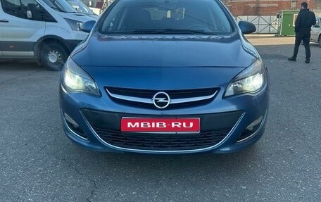 Opel Astra J, 2014 год, 700 000 рублей, 1 фотография