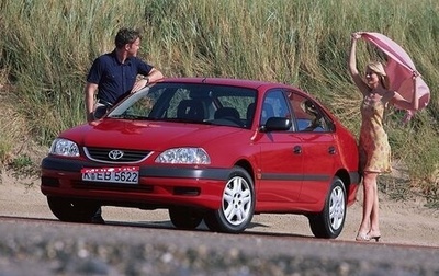 Toyota Avensis III рестайлинг, 2001 год, 400 000 рублей, 1 фотография