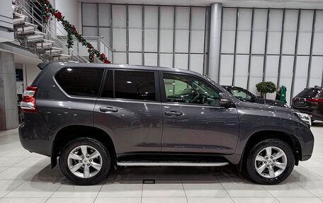 Toyota Land Cruiser Prado 150 рестайлинг 2, 2014 год, 3 550 000 рублей, 8 фотография