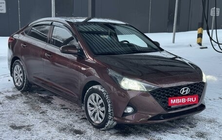 Hyundai Solaris II рестайлинг, 2021 год, 1 650 000 рублей, 2 фотография