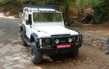 Land Rover Defender I, 1993 год, 2 200 000 рублей, 1 фотография