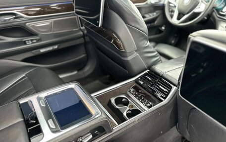 BMW 7 серия, 2015 год, 2 950 000 рублей, 23 фотография