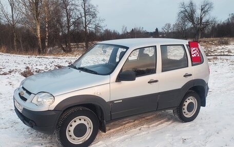 Chevrolet Niva I рестайлинг, 2012 год, 510 000 рублей, 5 фотография