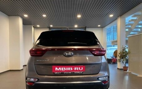 KIA Sportage IV рестайлинг, 2020 год, 2 350 000 рублей, 4 фотография