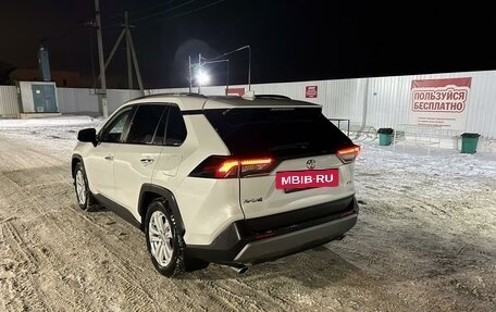 Toyota RAV4, 2020 год, 4 000 000 рублей, 7 фотография