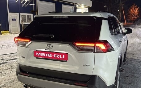 Toyota RAV4, 2020 год, 4 000 000 рублей, 11 фотография