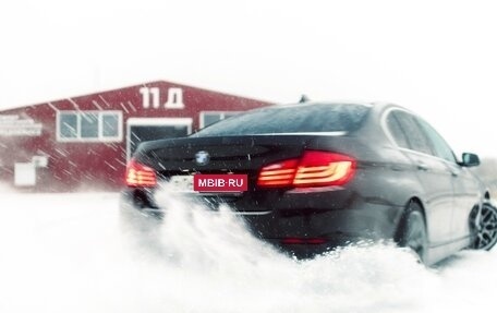 BMW 5 серия, 2013 год, 1 950 000 рублей, 2 фотография