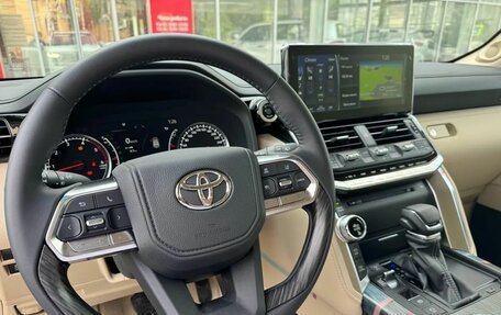 Toyota Land Cruiser, 2023 год, 14 250 000 рублей, 12 фотография