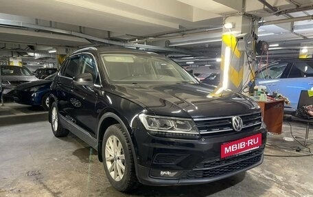 Volkswagen Tiguan II, 2017 год, 2 544 000 рублей, 2 фотография