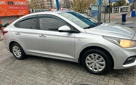 Hyundai Solaris II рестайлинг, 2017 год, 1 200 000 рублей, 18 фотография