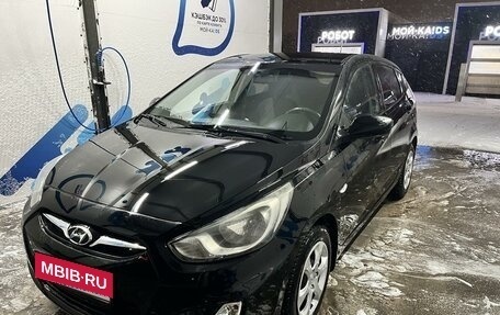 Hyundai Solaris II рестайлинг, 2012 год, 830 000 рублей, 2 фотография