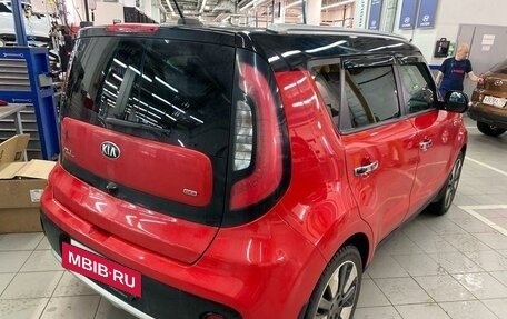 KIA Soul II рестайлинг, 2018 год, 1 747 000 рублей, 6 фотография