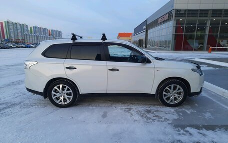 Mitsubishi Outlander III рестайлинг 3, 2014 год, 1 350 000 рублей, 8 фотография