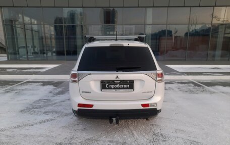 Mitsubishi Outlander III рестайлинг 3, 2014 год, 1 350 000 рублей, 6 фотография