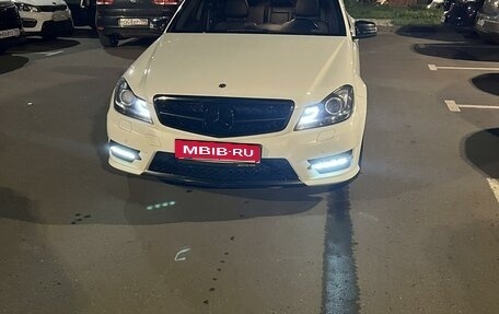 Mercedes-Benz C-Класс, 2011 год, 1 850 000 рублей, 3 фотография