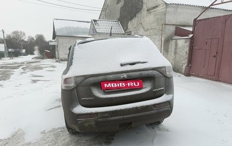 Mitsubishi Outlander III рестайлинг 3, 2013 год, 750 000 рублей, 2 фотография