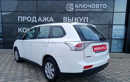 Mitsubishi Outlander III рестайлинг 3, 2013 год, 1 470 000 рублей, 4 фотография