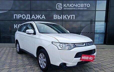 Mitsubishi Outlander III рестайлинг 3, 2013 год, 1 470 000 рублей, 3 фотография