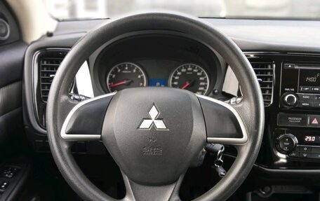 Mitsubishi Outlander III рестайлинг 3, 2013 год, 1 470 000 рублей, 13 фотография