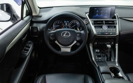 Lexus NX I, 2017 год, 3 595 000 рублей, 14 фотография