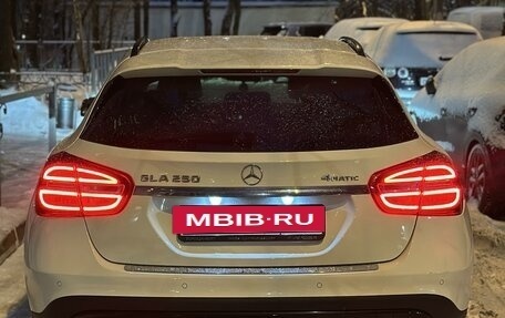 Mercedes-Benz GLA, 2015 год, 2 400 000 рублей, 17 фотография