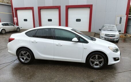 Opel Astra J, 2012 год, 740 000 рублей, 2 фотография