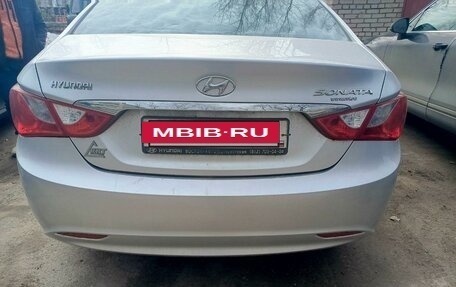 Hyundai Sonata VI, 2011 год, 1 006 143 рублей, 2 фотография