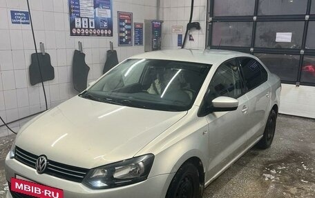 Volkswagen Polo VI (EU Market), 2012 год, 635 000 рублей, 2 фотография