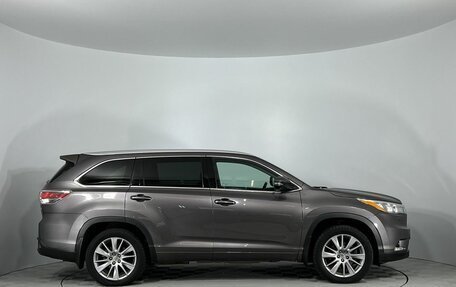 Toyota Highlander III, 2014 год, 3 349 000 рублей, 4 фотография