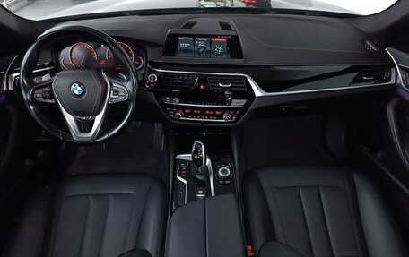 BMW 5 серия, 2019 год, 2 900 000 рублей, 14 фотография