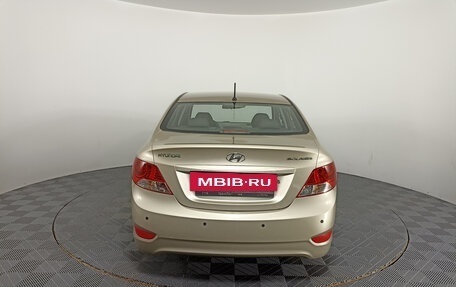 Hyundai Solaris II рестайлинг, 2011 год, 630 000 рублей, 10 фотография