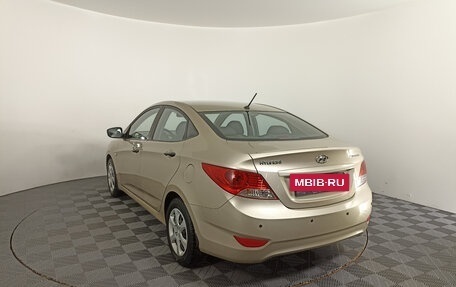 Hyundai Solaris II рестайлинг, 2011 год, 630 000 рублей, 11 фотография