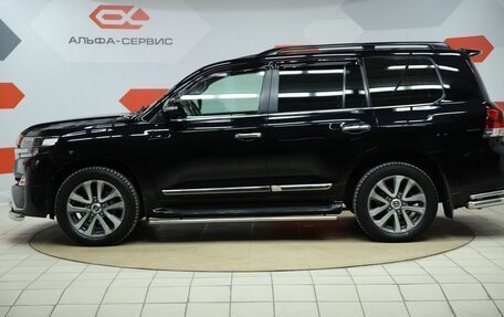 Toyota Land Cruiser 200, 2017 год, 6 990 000 рублей, 8 фотография