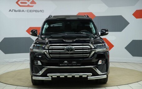 Toyota Land Cruiser 200, 2017 год, 6 990 000 рублей, 2 фотография