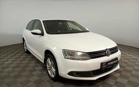 Volkswagen Jetta VI, 2012 год, 999 000 рублей, 3 фотография