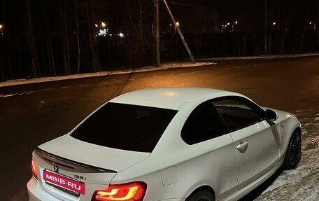 BMW 1 серия, 2011 год, 2 600 000 рублей, 4 фотография