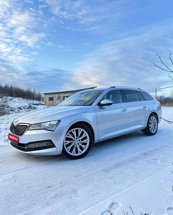 Skoda Superb III рестайлинг, 2020 год, 1 950 000 рублей, 3 фотография