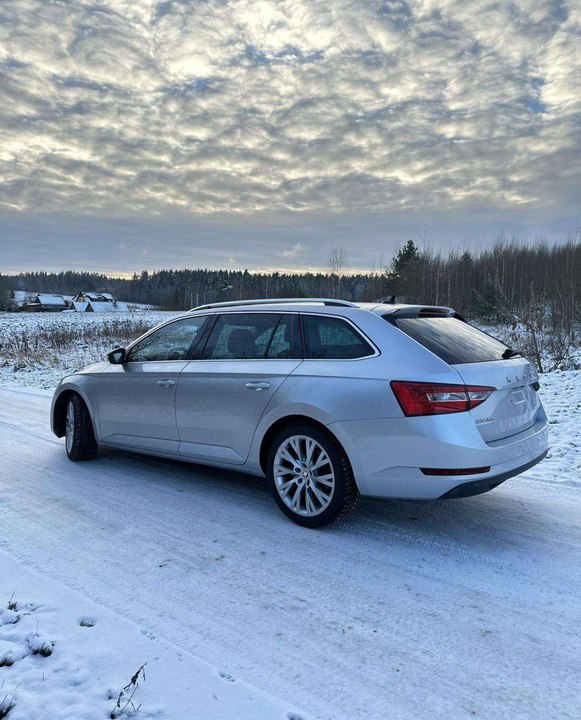 Skoda Superb III рестайлинг, 2020 год, 1 950 000 рублей, 2 фотография