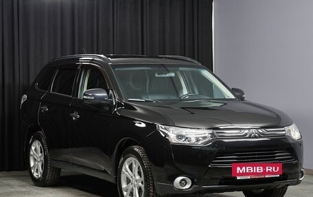 Mitsubishi Outlander III рестайлинг 3, 2012 год, 1 847 000 рублей, 3 фотография