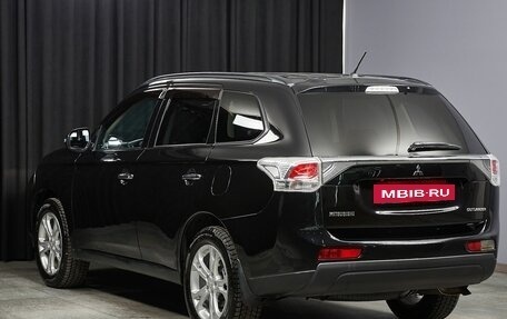 Mitsubishi Outlander III рестайлинг 3, 2012 год, 1 847 000 рублей, 6 фотография