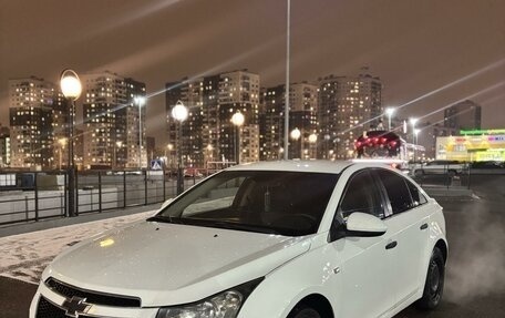 Chevrolet Cruze II, 2011 год, 830 000 рублей, 3 фотография