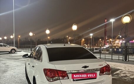 Chevrolet Cruze II, 2011 год, 830 000 рублей, 6 фотография