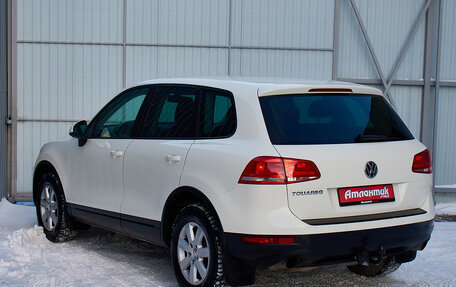 Volkswagen Touareg III, 2011 год, 2 090 000 рублей, 6 фотография