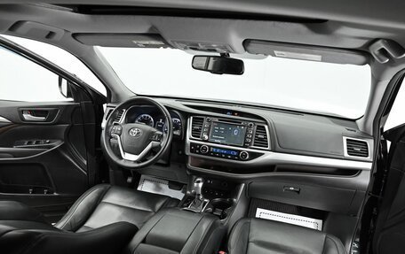 Toyota Highlander III, 2016 год, 3 155 000 рублей, 13 фотография