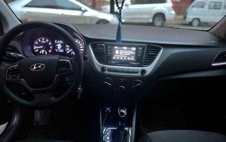 Hyundai Solaris II рестайлинг, 2017 год, 1 250 000 рублей, 10 фотография