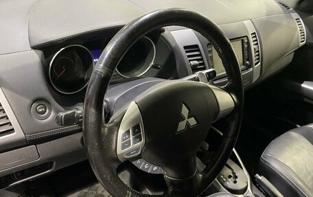 Mitsubishi Outlander III рестайлинг 3, 2011 год, 1 599 000 рублей, 15 фотография