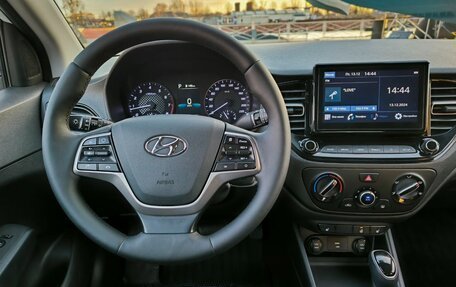 Hyundai Solaris II рестайлинг, 2021 год, 1 620 000 рублей, 6 фотография