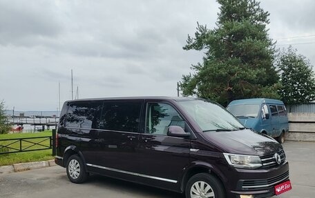 Volkswagen Caravelle T6 рестайлинг, 2016 год, 2 600 000 рублей, 1 фотография