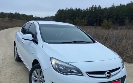 Opel Astra J, 2013 год, 999 000 рублей, 1 фотография