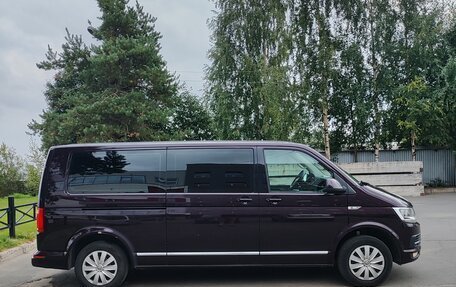 Volkswagen Caravelle T6 рестайлинг, 2016 год, 2 600 000 рублей, 2 фотография